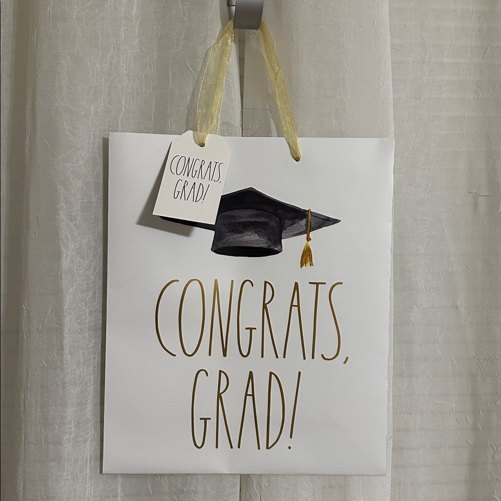 RAE DUNN. WHITE BLACK GOLD CONGRATS GRAD! RIBBON HANDLES UNISEX GIFT BAG